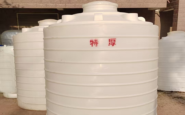 特厚兰州塑料桶批量交付实录：强化结构应对严苛储运环境