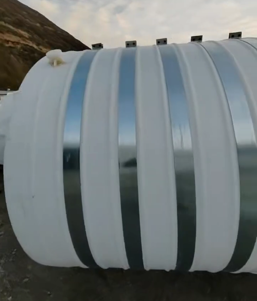 圆形兰州塑料桶批量交付案例：结构稳定，适配多行业液体储运需求